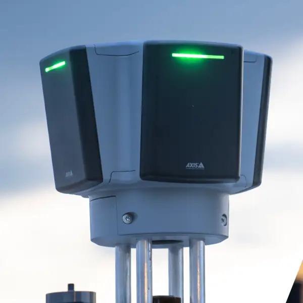 EET incorpora el radar AXIS D2124-VE con IA y cobertura de 360 grados para seguridad perimetral